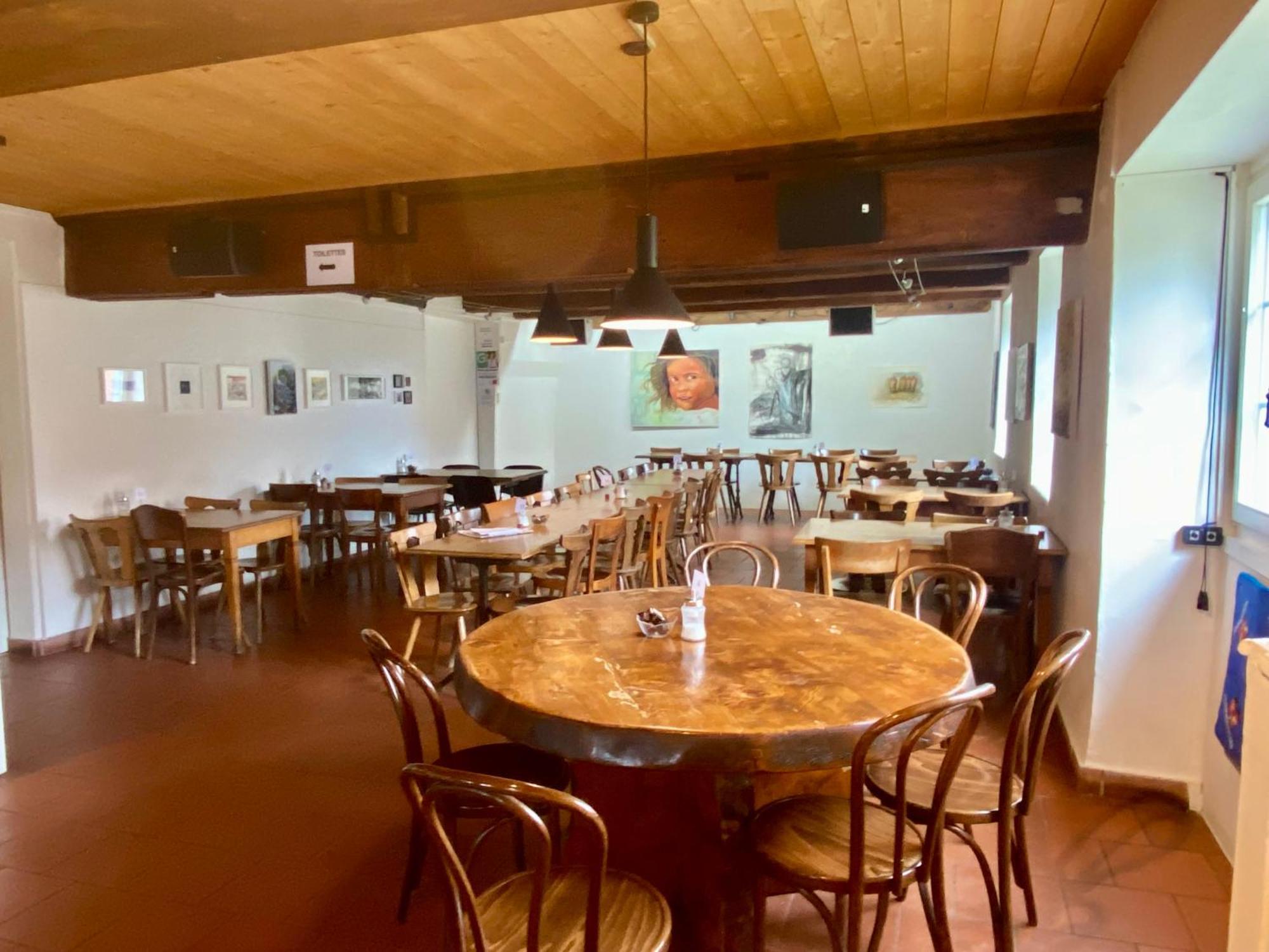 ホテル Cafe Du Soleil Saignelégier エクステリア 写真